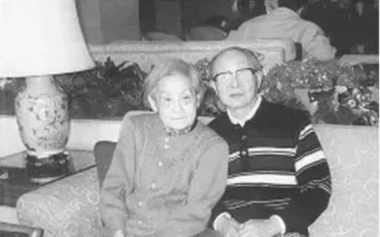 //mmbiz.qpic.cn/mmbiz_jpg/1cm5T70SibJ3fP4fFZ6mPQxiaNx7nJEdxVjibcUaHg2JpMq4gicEu1u33Hpd1MZt48DYiaQUx24rnBqaF3VYWkoKrug/640?wx_fmt=jpeg